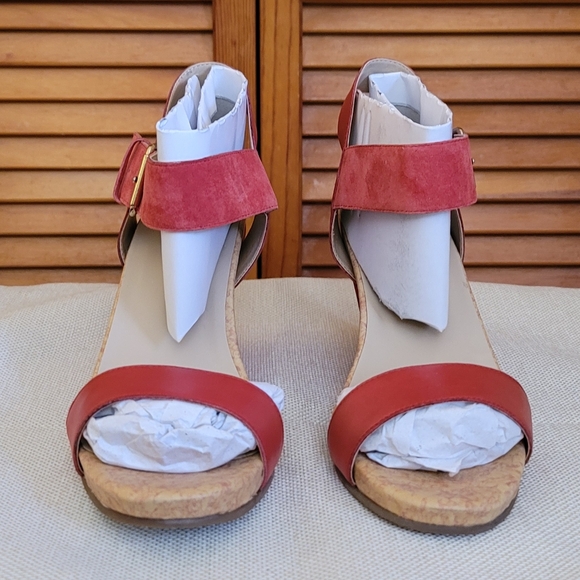 NWOT Shoe Mint Irene Sandal Wedges Size 9 - Picture 3 of 11